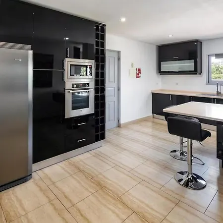 Great Location Villa 6 Bedroom Pool