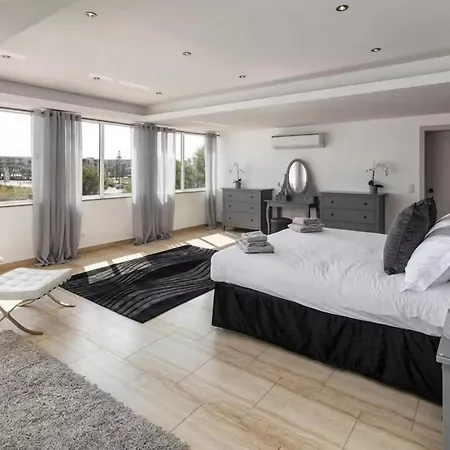 Great Location Villa 6 Bedroom Pool Villa *