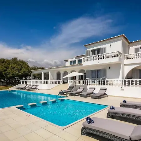 Great Location Villa 6 Bedroom Pool