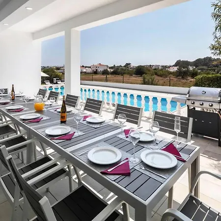 빌라 Great Location Villa 6 Bedroom Pool